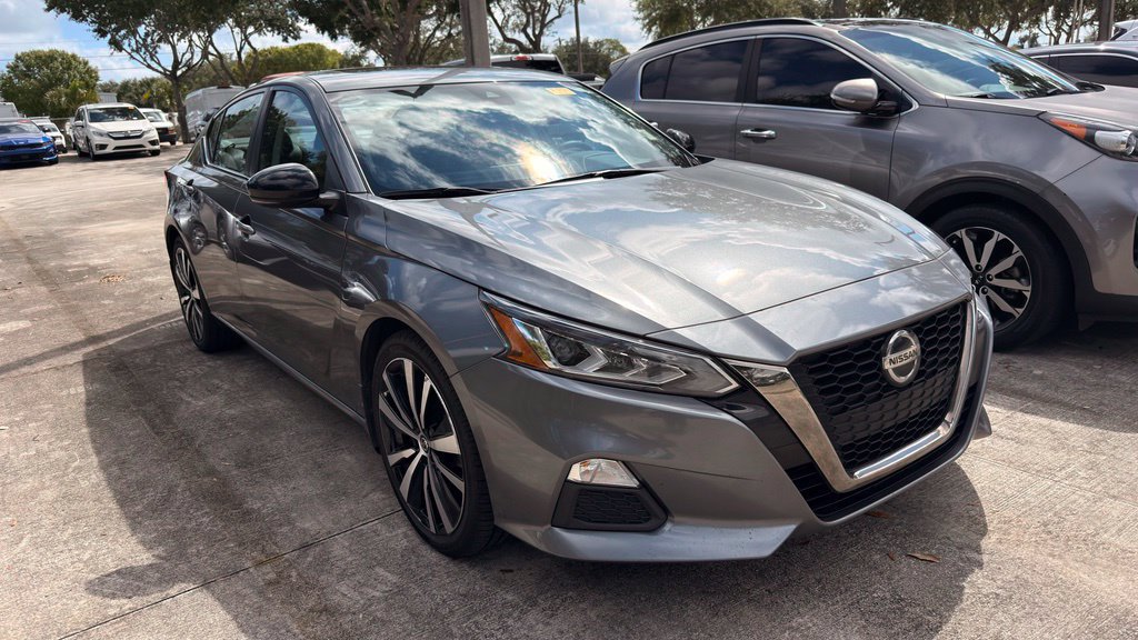 Used 2021 Nissan Altima 2.5 SR w/ SR Premium Package FWD image 4
