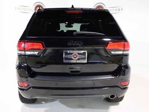 Used 2019 Jeep Grand Cherokee Altitude image 24