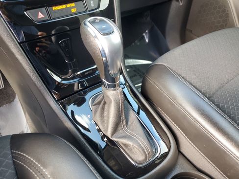 Used 2022 Buick Encore Preferred w/ Safety Package image 21