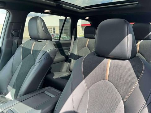 Used 2026 Toyota Grand Highlander AWD Hybrid image 19