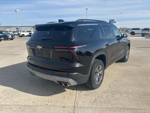 Used 2026 Chevrolet Traverse LT AWD/4WD image 6