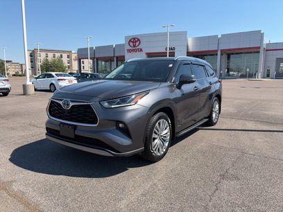 Used 2023 Toyota Highlander Platinum