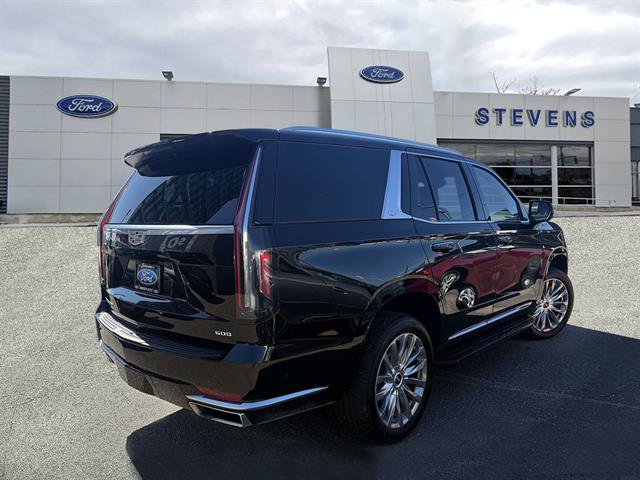 Used 2024 Cadillac Escalade Premium Luxury AWD/4WD image 3
