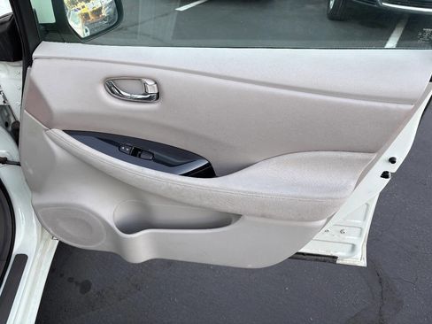 Used 2011 Nissan Leaf SL image 29