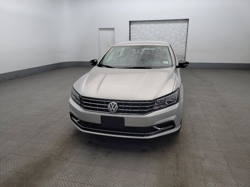 Used 2017 Volkswagen Passat 1.8T S FWD image 15