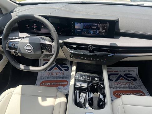 Used 2025 Nissan Murano SV FWD image 11