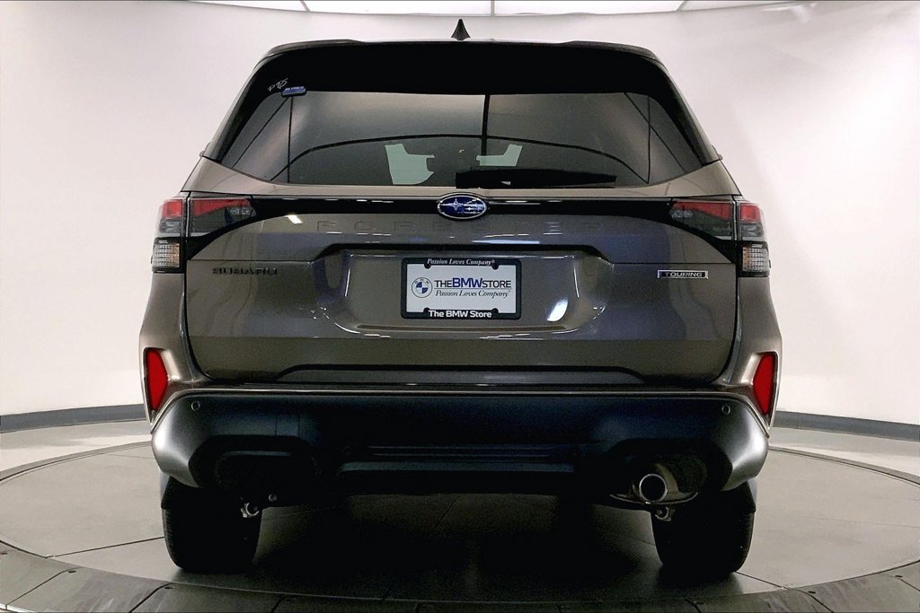 Used 2025 Subaru Forester Touring AWD/4WD image 3