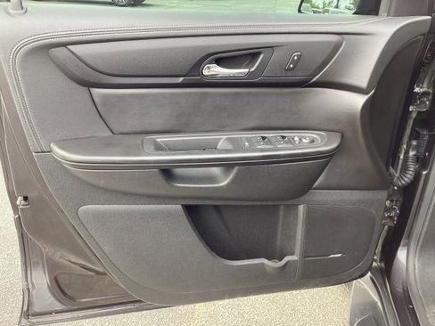 Used 2017 Chevrolet Traverse LT w/ Graphite Special Edition AWD/4WD image 17
