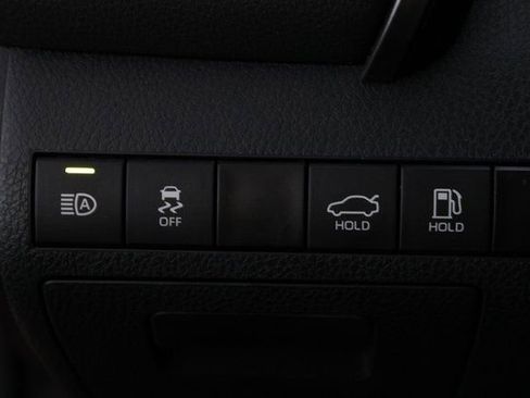 Used 2024 Toyota Camry SE image 21