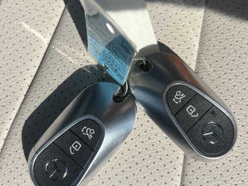 Used 2026 Mercedes-Benz E 350 4MATIC Sedan image 34