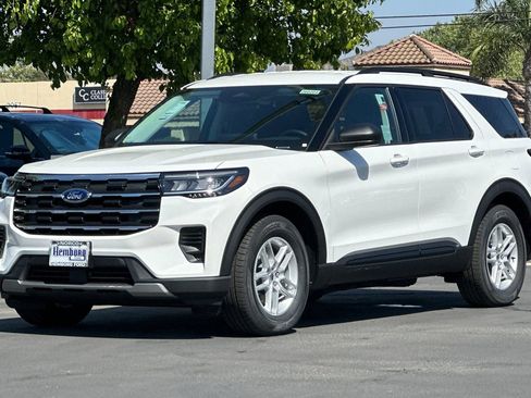 New 2026 Ford Explorer Active RWD image 8