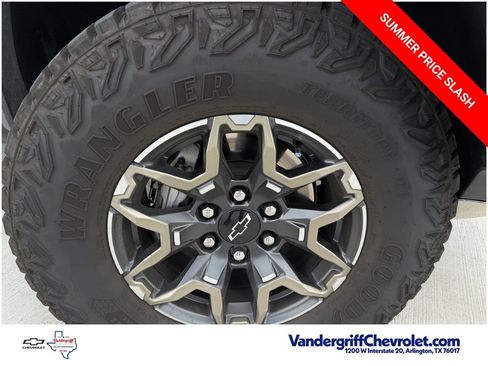 Used 2026 Chevrolet Colorado ZR2 w/ Technology Package AWD/4WD image 9