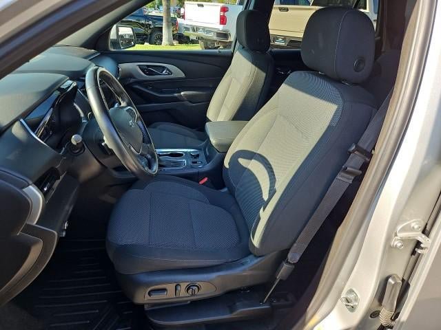 Used 2022 Chevrolet Traverse LT FWD image 18