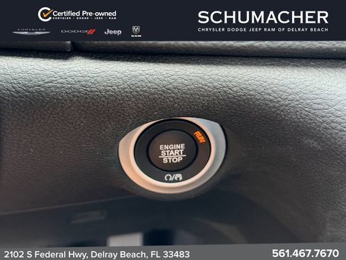 Used 2025 Chrysler Pacifica Select FWD image 28