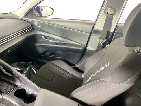 Used 2023 Hyundai Elantra SEL image 21