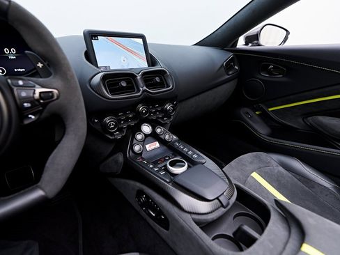 Used 2023 Aston Martin V8 Vantage Roadster image 62