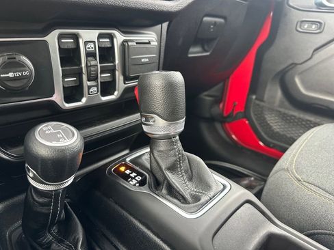 Used 2025 Jeep Wrangler Unlimited Sport AWD/4WD image 52