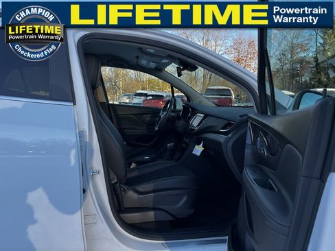 Certified 2022 Buick Encore Preferred w/ Safety Package image 36