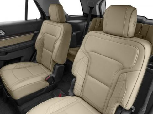 Used 2017 Ford Explorer Platinum image 17