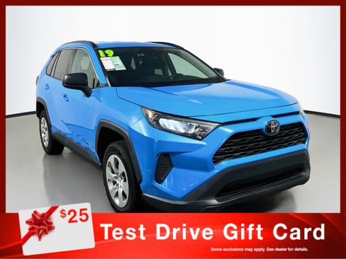 Used 2019 Toyota RAV4 LE FWD image 1