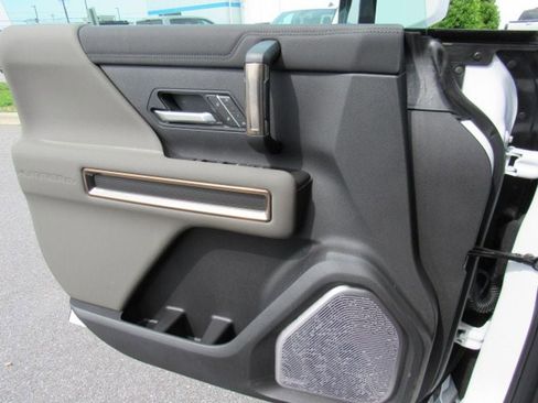 New 2025 GMC Hummer EV 2X image 8