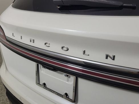Used 2023 Lincoln Nautilus AWD image 6