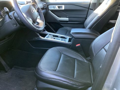 Used 2020 Ford Explorer Limited w/ Class III Trailer Tow Package image 11