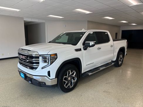 Used 2024 GMC Sierra 1500 SLT w/ SLT Convenience Package image 10