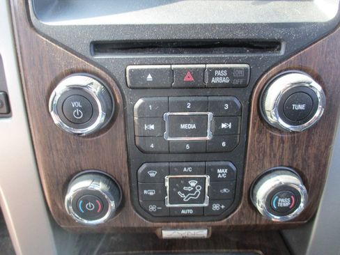 Used 2014 Ford F150 Lariat w/ Equipment Group 501A Mid AWD/4WD image 31