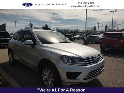 Used 2015 Volkswagen Touareg Sport image 3