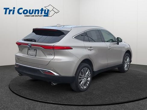 Certified 2021 Toyota Venza XLE w/ Softex Package AWD/4WD image 8