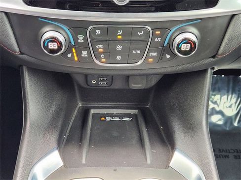 Used 2023 Chevrolet Traverse RS image 16