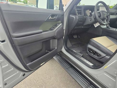 New 2026 Lexus GX 550 AWD/4WD image 22