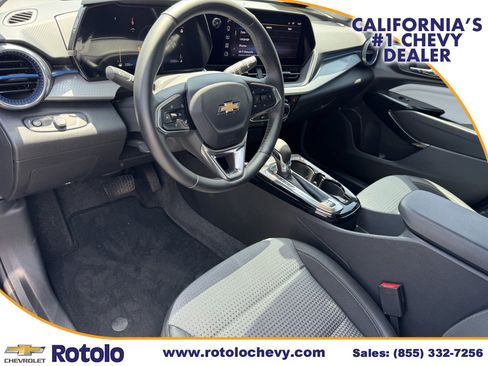 Used 2024 Chevrolet Trax LT w/ Driver Confidence Package FWD image 16