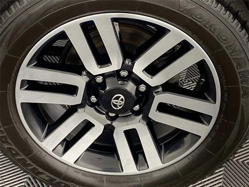 Used 2022 Toyota 4Runner Limited image 28