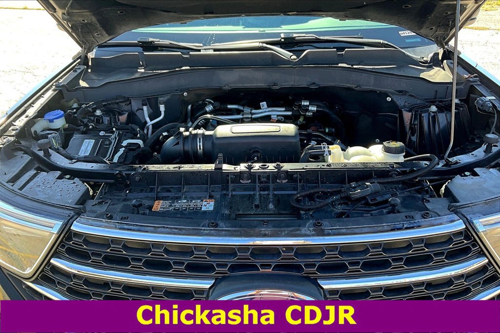Used 2022 Ford Explorer XLT AWD/4WD image 30
