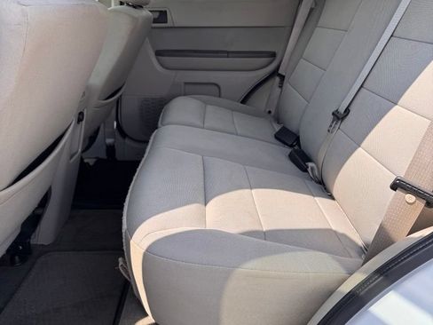 Used 2010 Ford Escape XLT AWD/4WD image 11