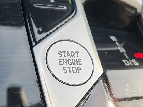 Certified 2024 BMW X7 xDrive40i w/ M Sport Package image 21