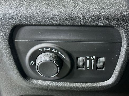 Used 2022 Jeep Grand Cherokee L Laredo w/ Luxury Tech Group I image 17