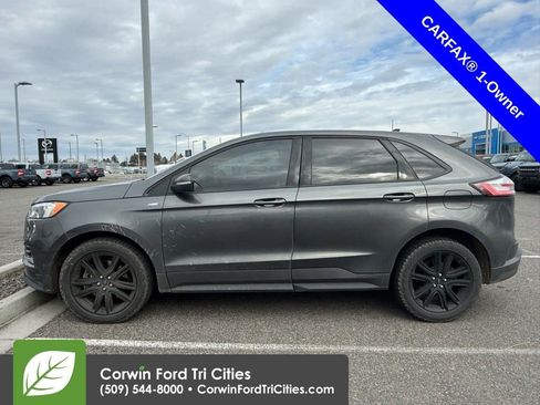 Used 2020 Ford Edge ST-Line w/ Cold Weather Package image 7
