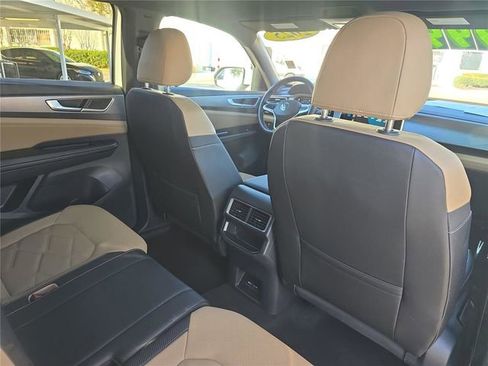 Used 2025 Volkswagen Atlas Cross Sport SE image 25