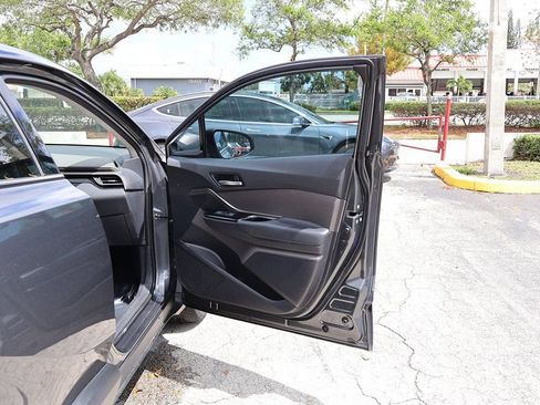 Used 2022 Toyota C-HR Limited image 22