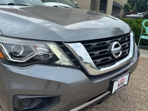Used 2020 Nissan Pathfinder S image 2
