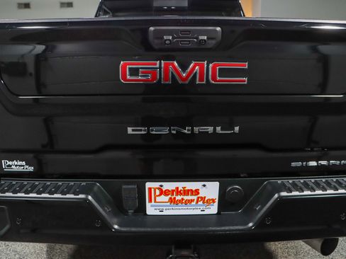 Used 2020 GMC Sierra 2500 Denali w/ Denali Ultimate Package image 8