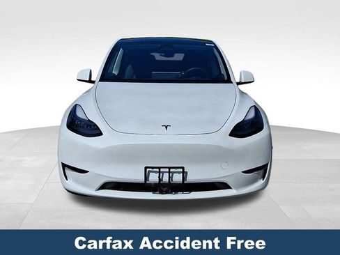 Used 2024 Tesla Model Y Long Range AWD/4WD image 2