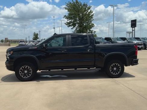 Used 2022 Chevrolet Silverado 1500 ZR2 w/ Technology Package AWD/4WD image 5