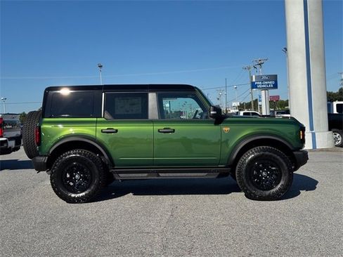 New 2025 Ford Bronco Badlands image 2