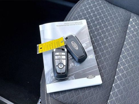 Used 2023 Ford Escape Active image 11
