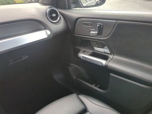 Used 2023 Mercedes-Benz GLB 250 image 20