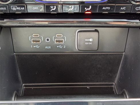 Used 2023 Jeep Grand Cherokee Limited w/ Black Appearance Package image 26